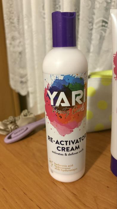 Козметика за къдрава коса Yari fruity нови
