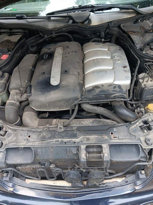 Продавам кола мерцедес комби С220 cdi