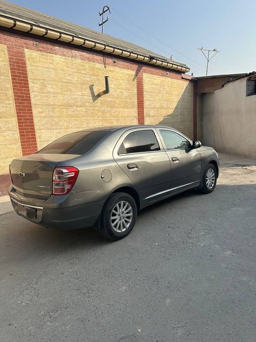 Авто машина кобалт