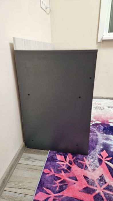 Продавам ново бюро