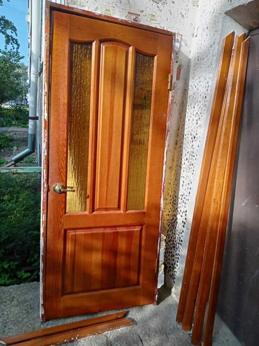 Продам деревянные межкомнатные двери