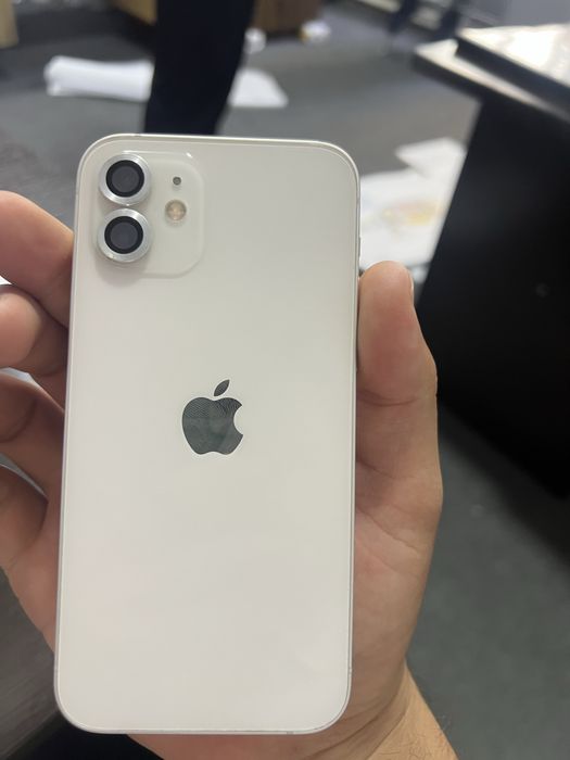 ¡Phone 12 ekran battareya rashodi bor