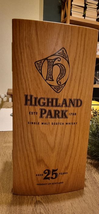 Дървена кутия от уиски Highland park 25 years