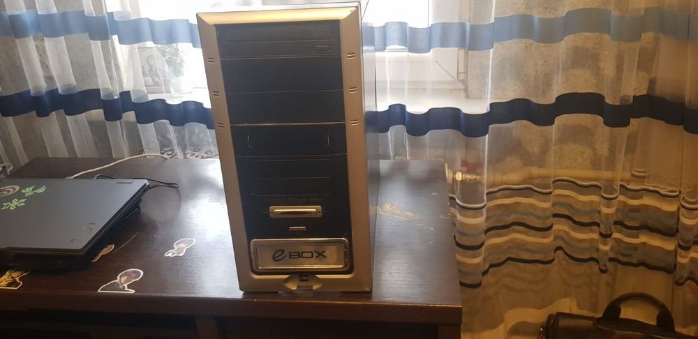 Пром компьютер с дисководом.