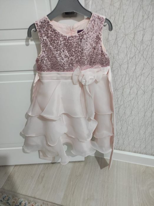 Продается платье для девочки!