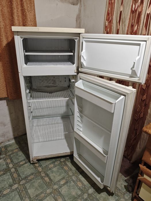 Холодильник Атлант робочый