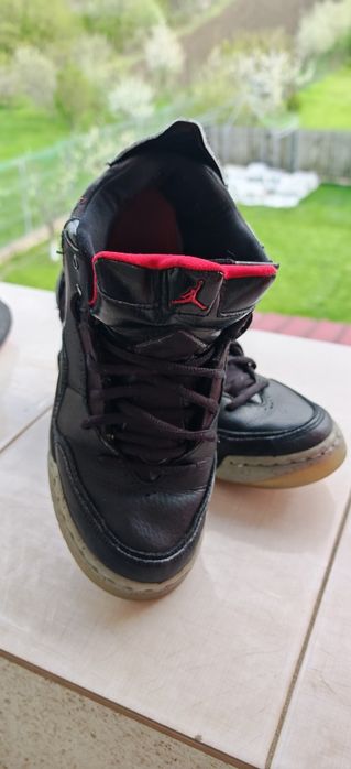 Adidasi piele Jordan 37,5
