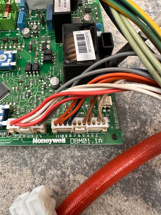 Placa electronica Ferroli Easyfer/ Honeywell DBM01.1A SMCODC02 SM16504