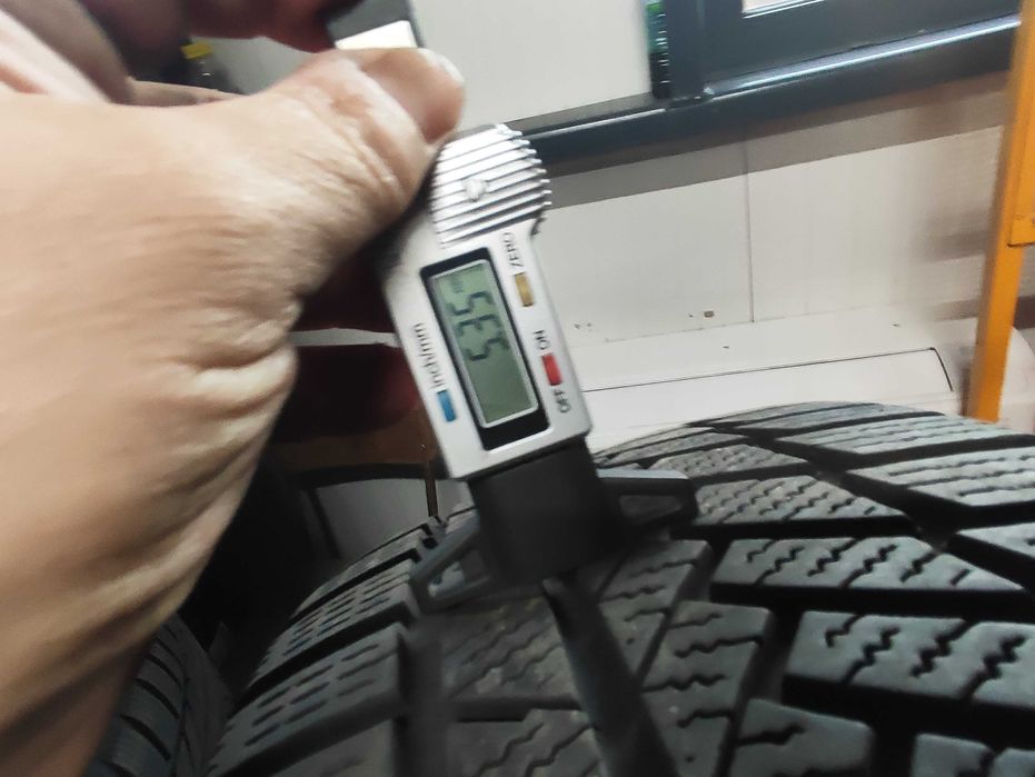 2бр. зимни гуми 215/50/18 Continental