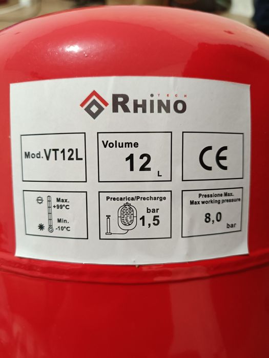 Продам расширительный бак