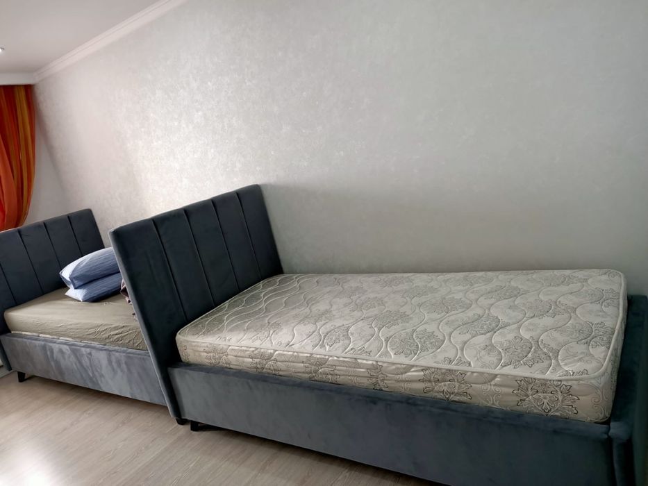 Диван вместе с ортобедным матрасом