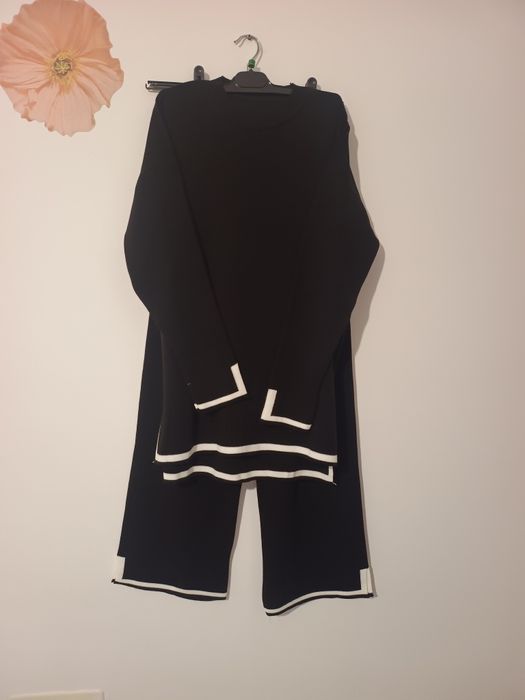 Compleuri Tricotate Dama ! Măsura  M L din material Superior