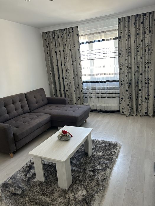 Inchiriez apartament in regim hotelier
