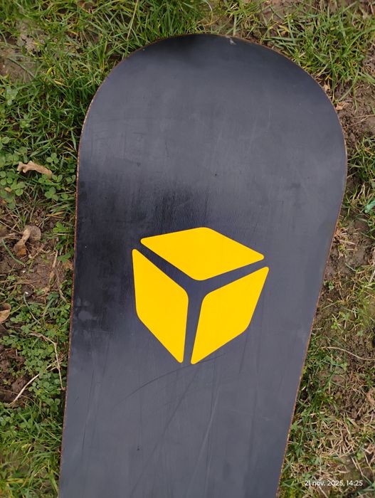 Vând placa snowboard