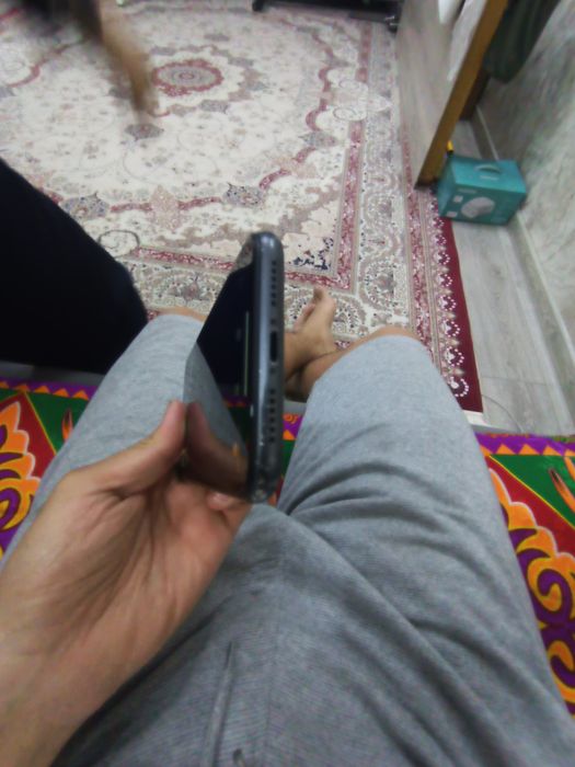 Айфон 11 в хорошем состояния