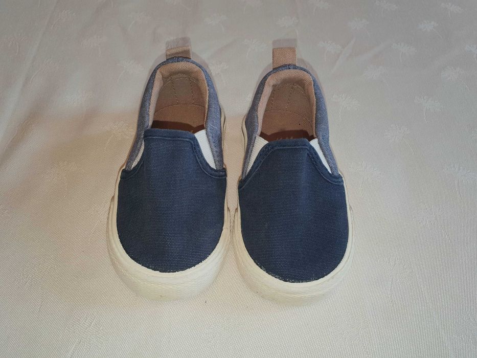 Сандали, маратонки, боти различни размери