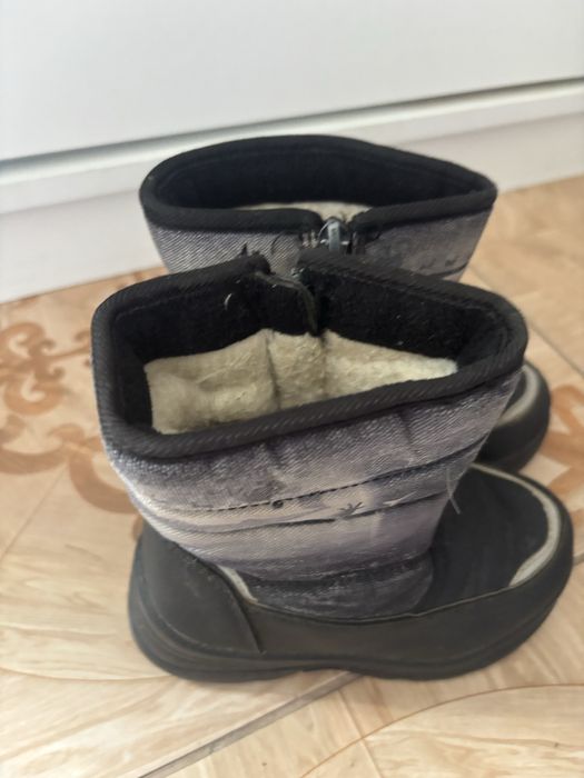 Продам зимние сапоги для мальчика