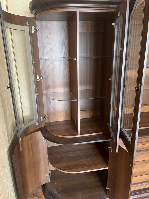 Горка орех оригинал сервант