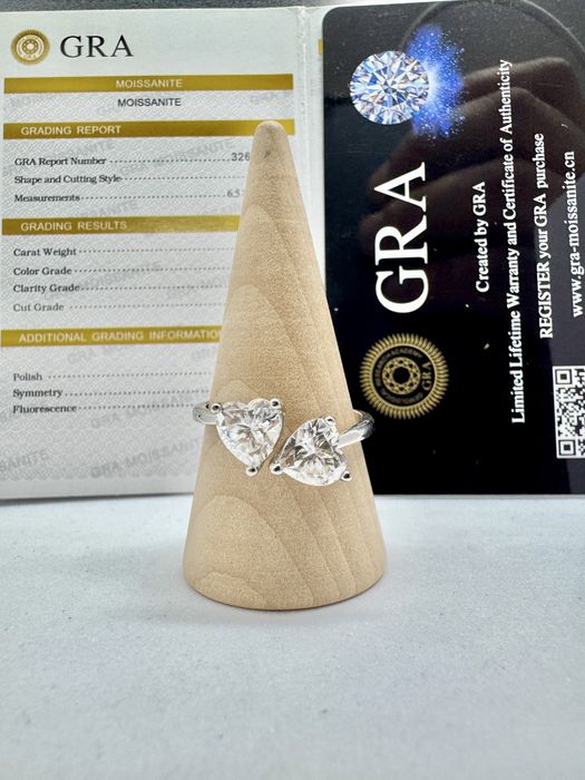 Сребърен пръстен с мойсанит (Диамант) 2 карата