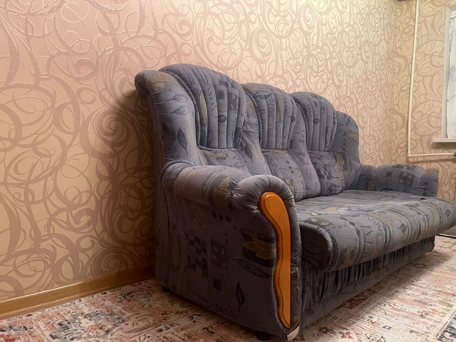 Диван в хорошем состоянии