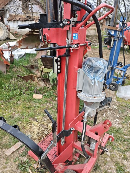 Crapător lemne hidraulic ,electric (crepator, despicator) 18  tone