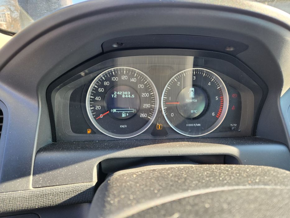 За Части Volvo xc60 2.0d 2010г