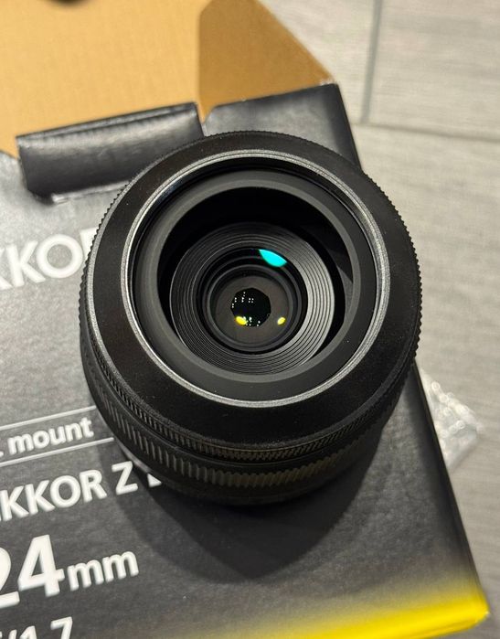 Nikkor Z DX 24mm f/1.7 обектив за Nikon DX z-камери