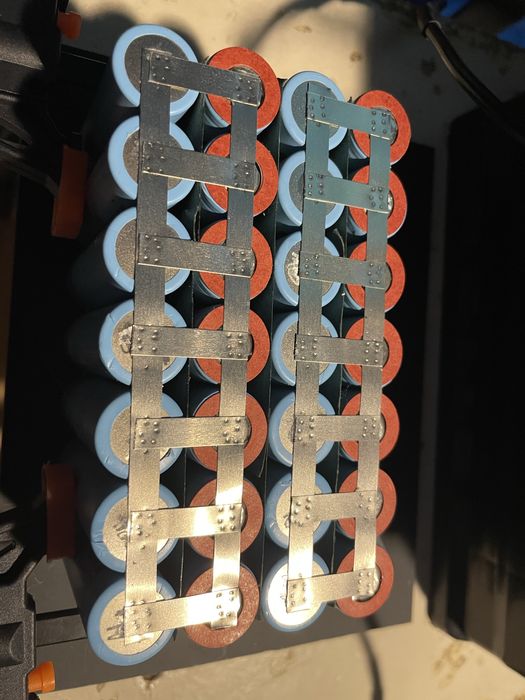 Confectionez/repar baterii 3s sau 4s din celule 18650 li-ion.