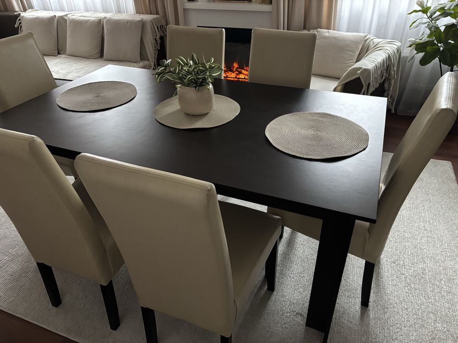 Masa dining sufragerie