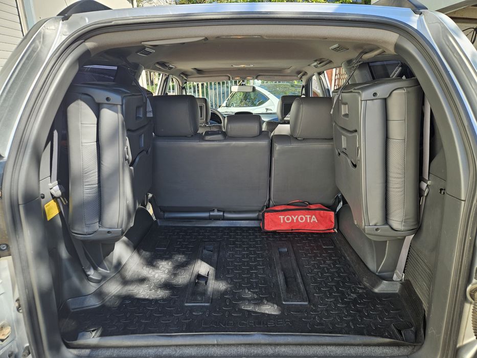 Продавам Toyota Land Cruiser 120