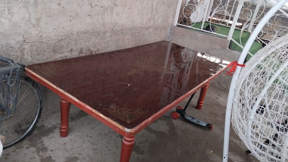 Үстел сатамын, жағдайы өте жақсы