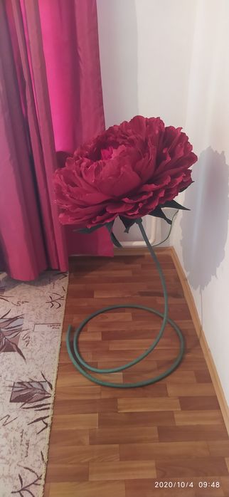 Искусственный цветок.