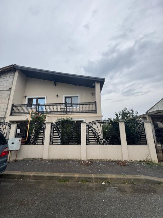 Vând Casa 178000€