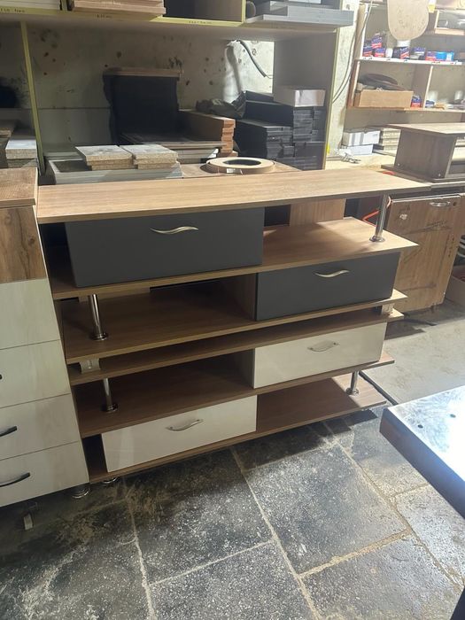 Под телевизор