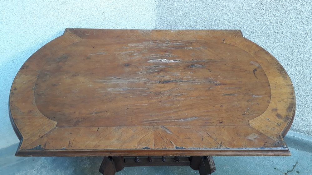 Măsuța veche antica de reparat /restaurat