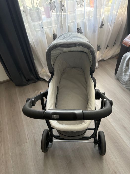 Cărucior pentru bebeluși