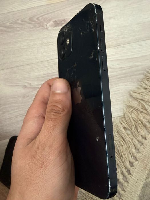 Продам iphone 12