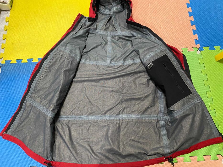 ''Norrona Trollveggen Gore-Tex''оригинални мъжко яке Л размер
