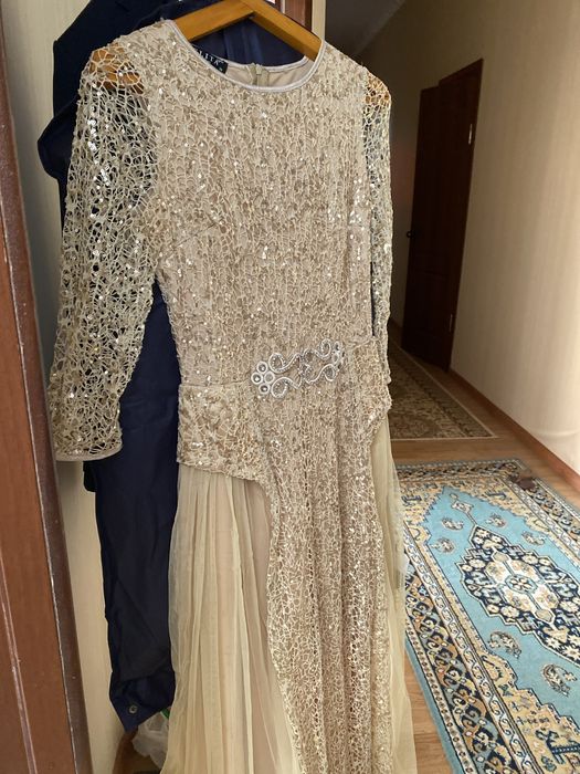 Вечерняя платье