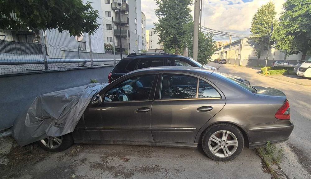 Vand Mercedes W211 2007 Avantgarde Avariat pentru reparatie