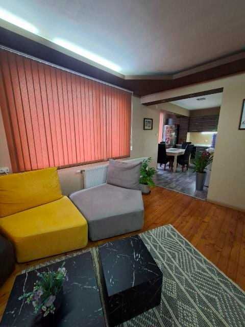 Продава се Четиристаен апартамент в Търговище, Център - 113 кв.м за 948 €/кв.м - Снимка #1