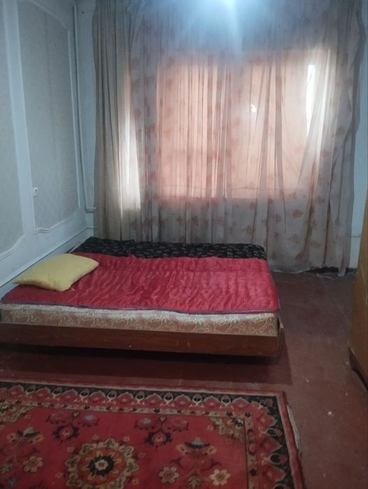 3 каватда жойлашган 2 хонали квартира тезда сотилади