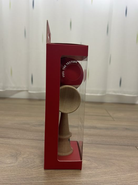 Kendama Krom pop roșu rubber