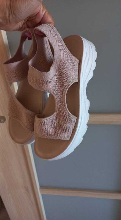 Сандали ,като нови 38 номер 10лв