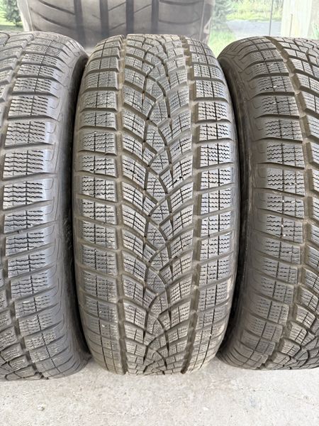 235/60/18 GOODYEAR 4бр