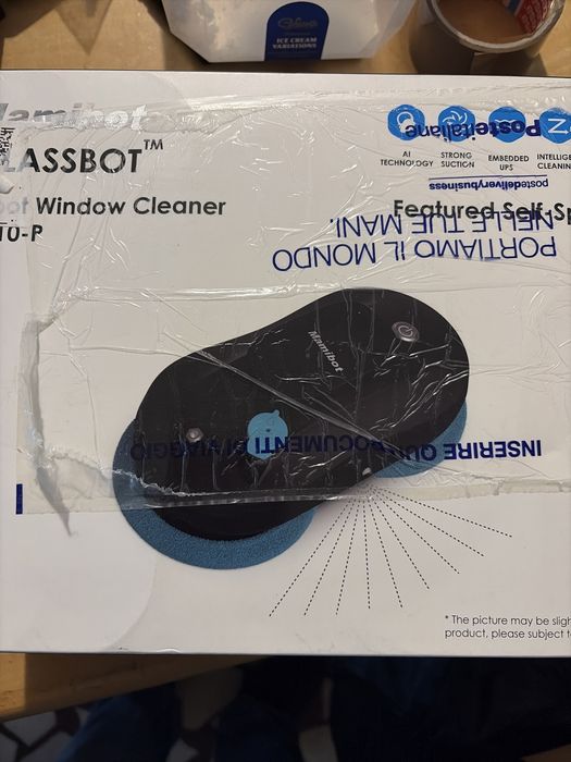 Robot spalat geamuri