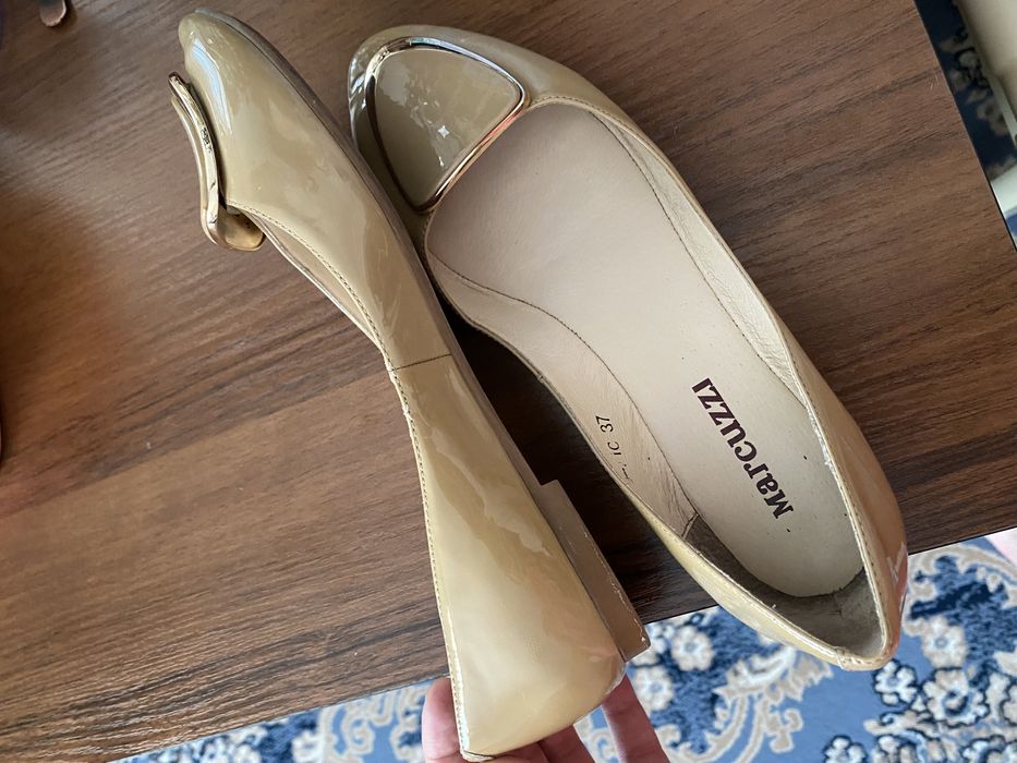 Балетки лакированные