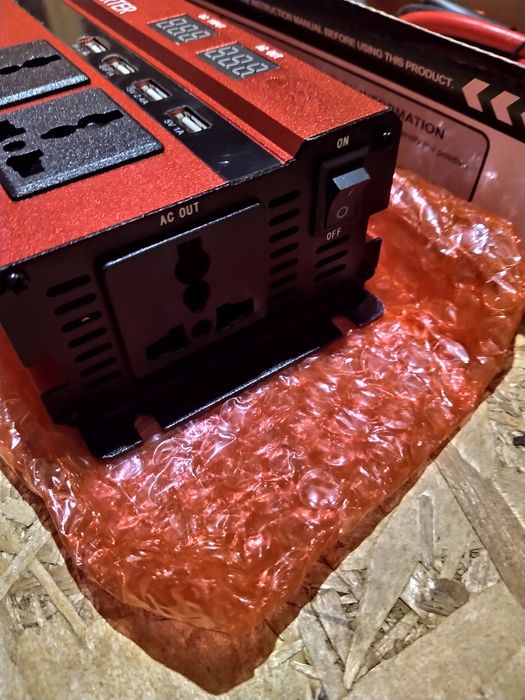 Invertor solar tensiune 24 V - 220 V putere 2000 W + cabluri