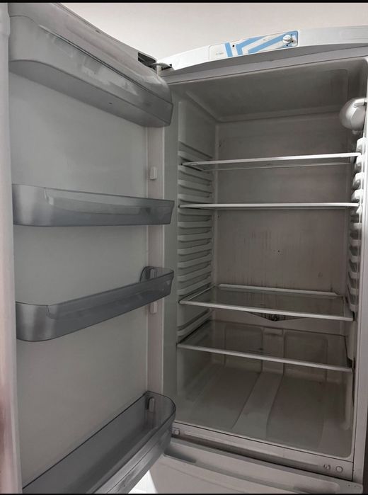 Холодильник Indesit