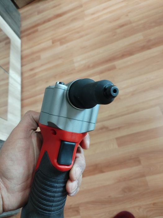 Продават се чисто нови НЕизползвани. +Зарядно и 2 батерии(безплатни)